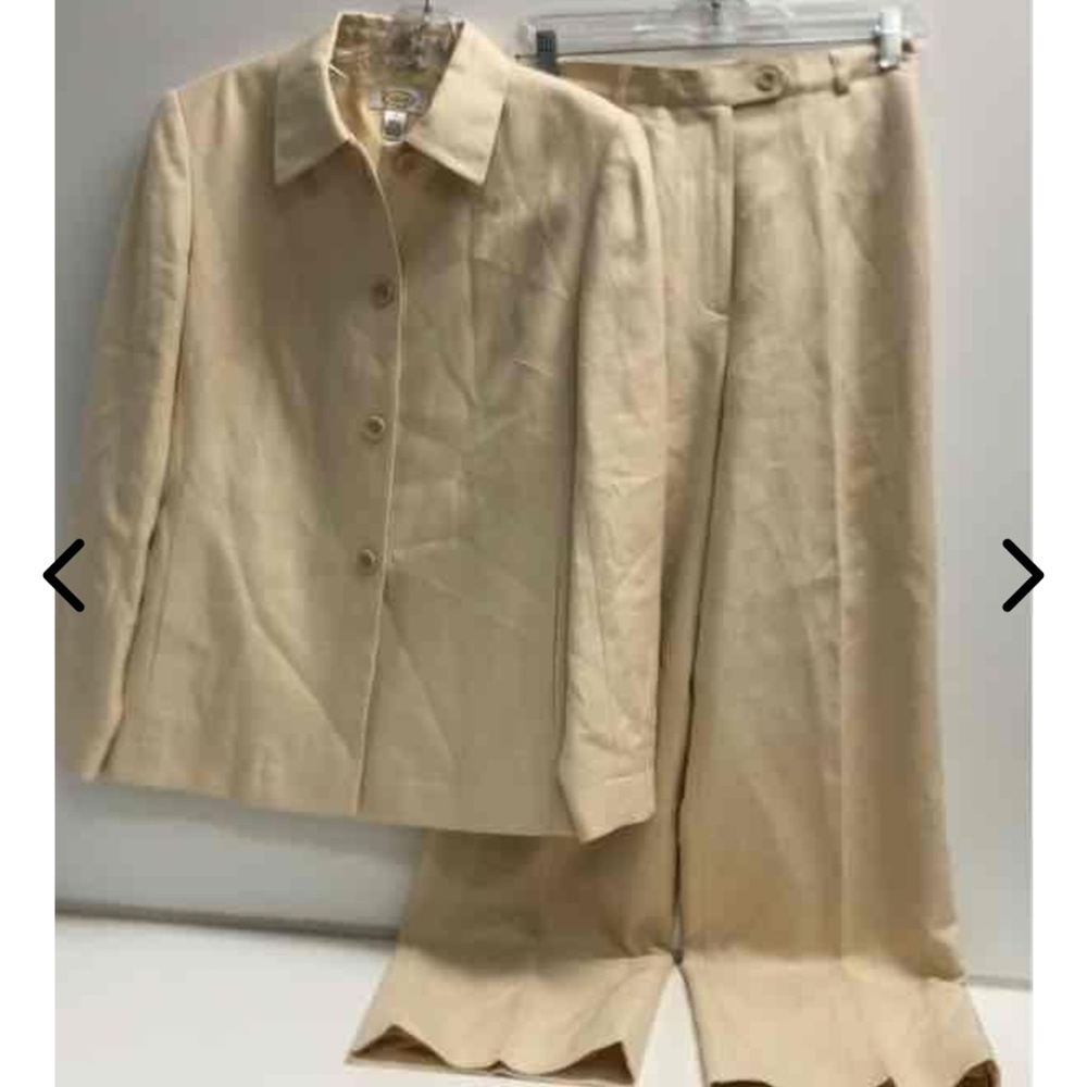 Talbots suit set fits like sz 2-4